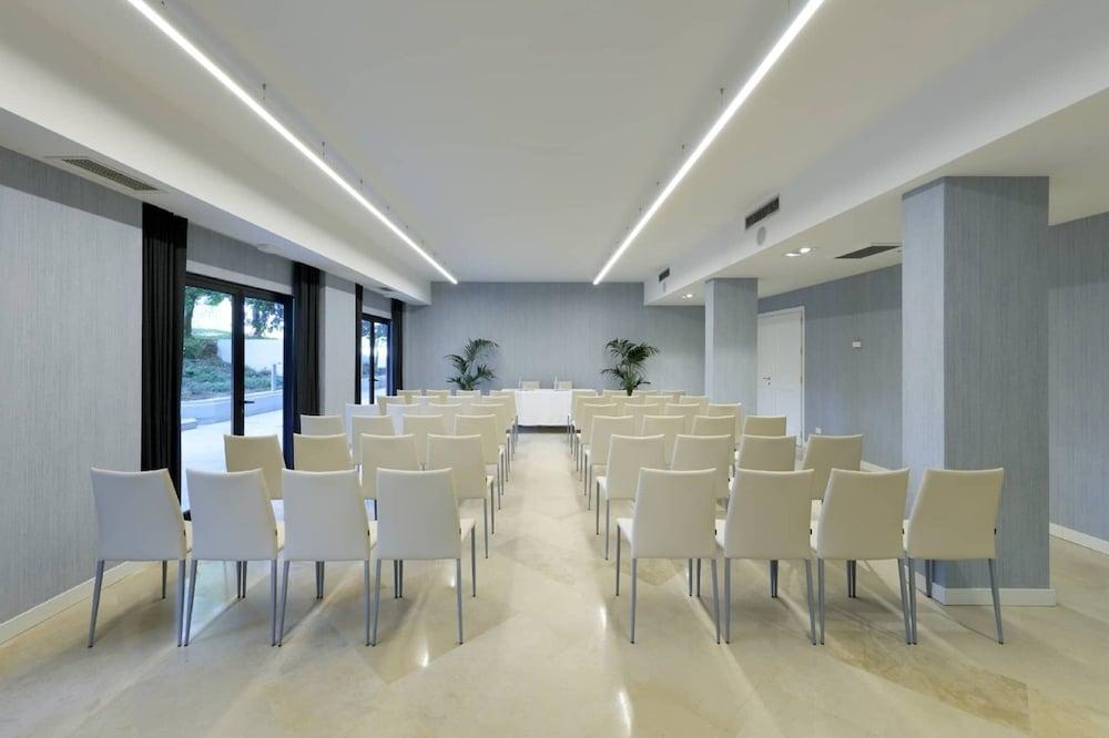 The Signature Level At Grand Palladium Sicilia & 5*