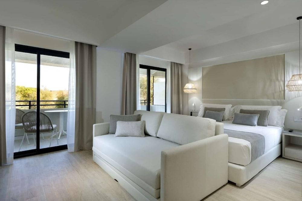 Hotel The Signature Level At Grand Palladium Sicilia &