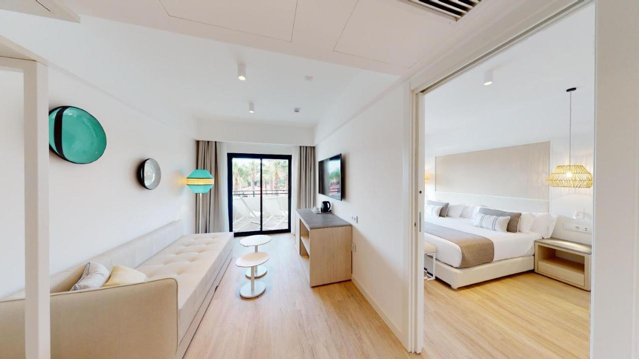 The Signature Level At Grand Palladium Sicilia & Campofelice Di Roccella